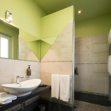 Halex Room&food Guest house 4*
